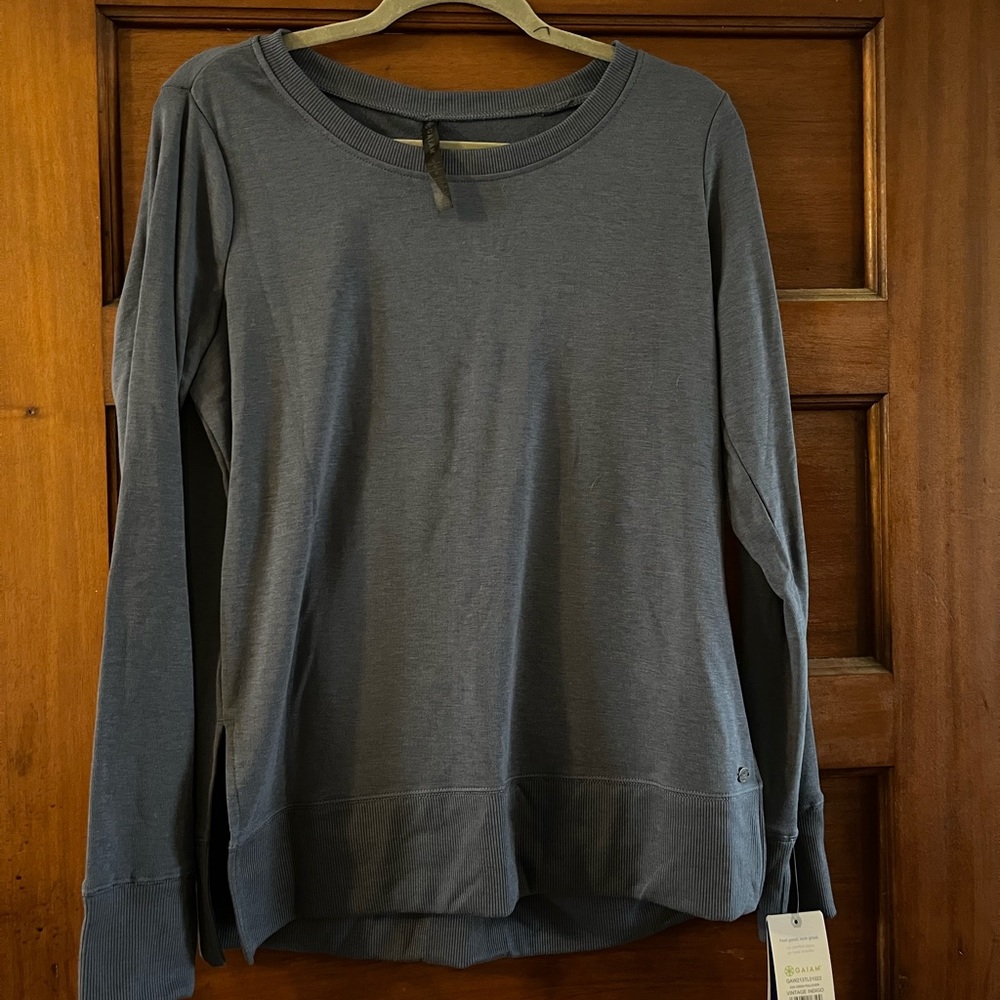 GAIAM NWT Large Ava Crew Pullover in Vintage Indigo